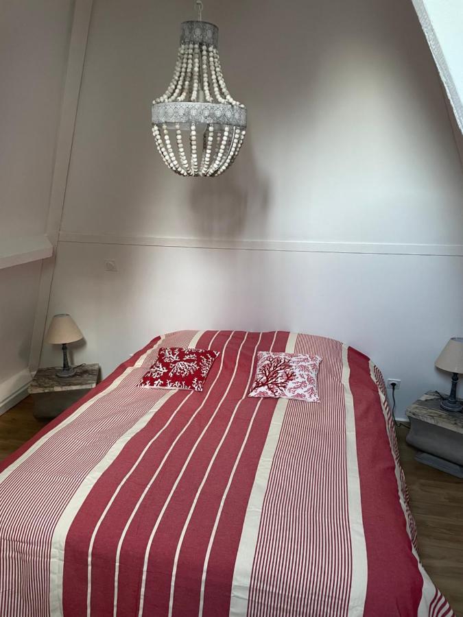 La Meffrais 1741 Bed & Breakfast Динан Екстериор снимка