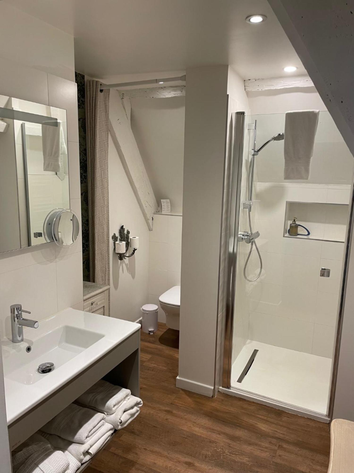 La Meffrais 1741 Bed & Breakfast Динан Стая снимка