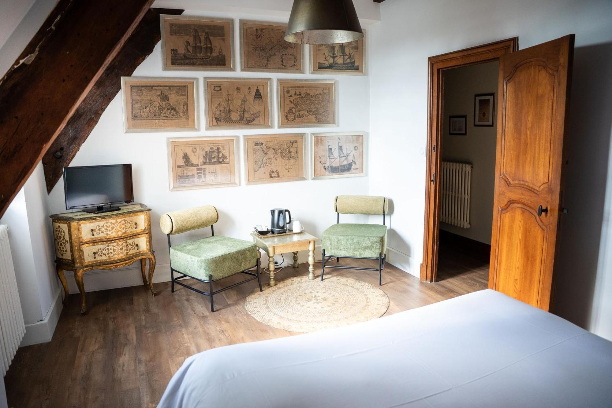 La Meffrais 1741 Bed & Breakfast Динан Екстериор снимка